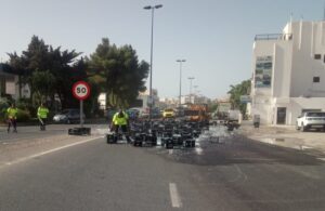 Cami&oacute;n en la carretera de Sant Joan