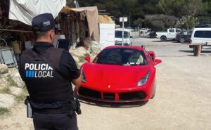 Conductor de un Ferrari multado en Sant Joan
