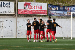 El CD Ibiza festejando un gol.
