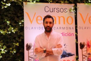 El psic&oacute;logo experto en drogodependencia Carlos Dom&iacute;nguez Rico en los cursos de verano de la Universidad Pablo de Olavide en Carmona (Sevilla).