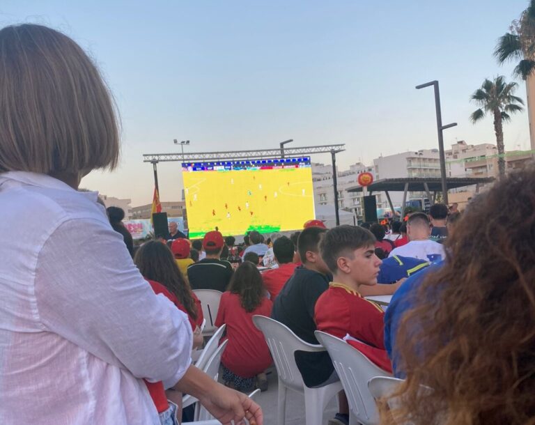 Retransmisión de la final de la Eurocopa.