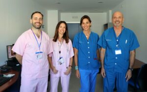 En la foto de izquierda a derecha el Dr. Kevin Zoilo, la nueva ginec&oacute;loga Dra. Yanira Rodr&iacute;guez, la Dra. Raquel Gasc&oacute;n, jefa de secci&oacute;n de Obstetricia y el Dr. Rodolfo Moreno, jefe del Servicio de Ginecolog&iacute;a y Obstetricia