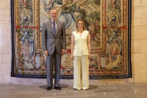 La presidenta del Govern balear, Marga Prohens, y el Rey Felip VI.