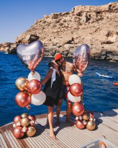 Maluma celebra el cumplea&ntilde;os de su madre den Ibiza
