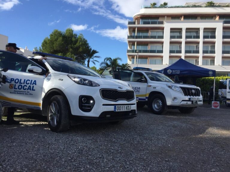 Policía local de Santa Eulària.