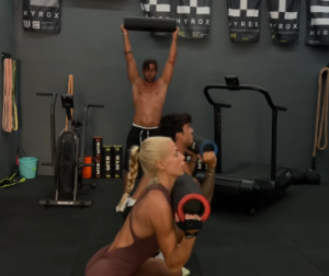 Jessica Goicoechea y en el fondo sería su nuevo amor. Jessica Goicoechea y en el fondo sería su nuevo amor.