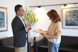 Rafael Triguero junto a la presidenta de Paradores de Turismo, Raquel S&aacute;nchez.
