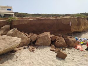 Desprendimiento de rocas en Es Cupina, Formentera.