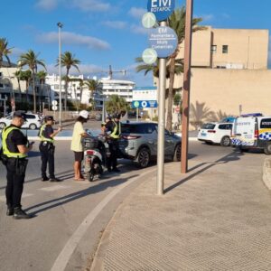 Polic&iacute;a Local de Ibiza
