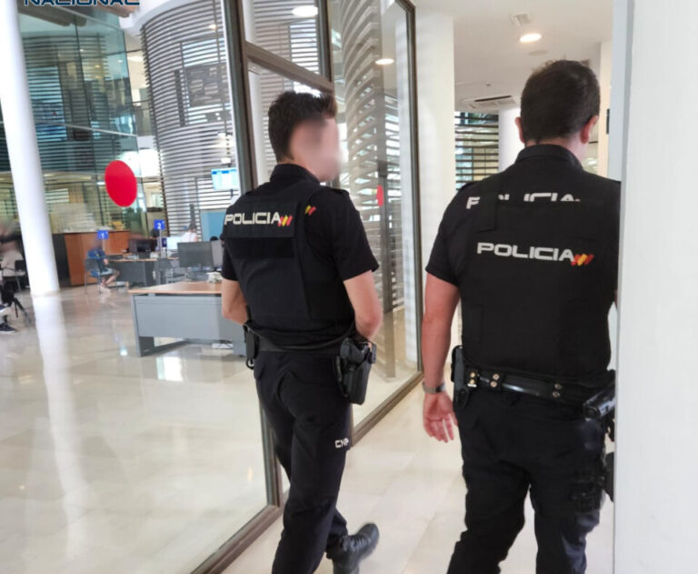 Agentes de la Policía Nacional.