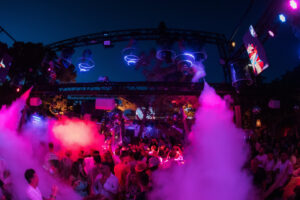 Imagen de la ic&oacute;nica fiesta de los domingos de Blue Marlin Ibiza 'Show Time Sunday'.