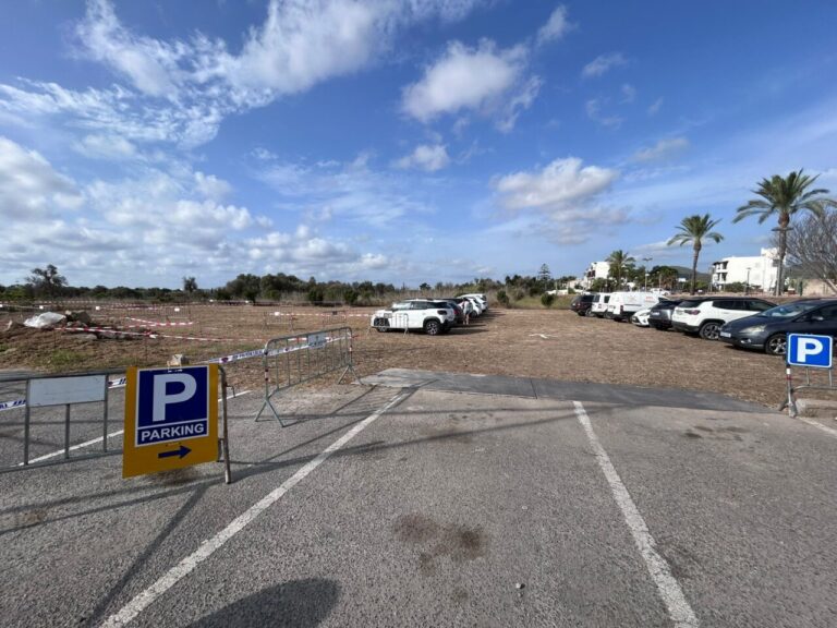 Estacionamiento temporal fiestas Jesús en Santa Eulària.