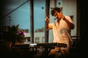 Andr&eacute;s Coll. Este fin de semana Caf&eacute; Dakar se apodera del escenario del Sol Post a s'Oli Fest