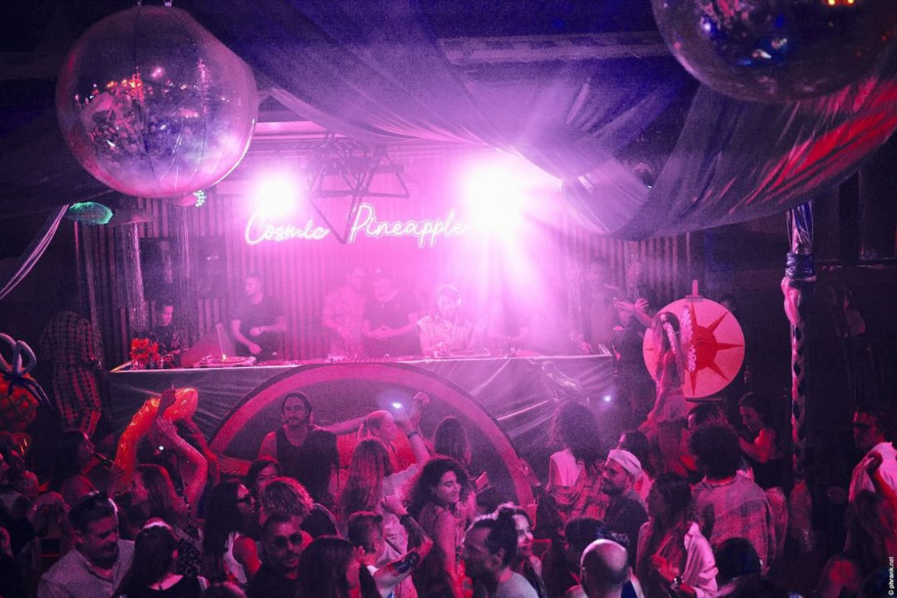 Cosmic Pineapple en Cova Santa (Ph Instagram)