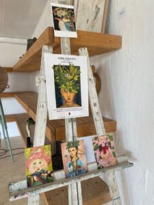 En esta expo ofrece cuadros de distintos tamaños