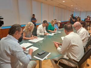Firma de convenios entre la Conselleria de Educaci&oacute;n y alcaldes de Ibiza para obras de mejora en centros educativos.