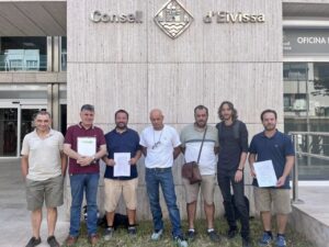 Foto Participants reuni&oacute; al Consell entrega Manifest Agricultors