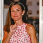 Ya puedes lucir el vestido de Adlib Ibiza de la Reina Letizia: su costo y dónde adquirirlo