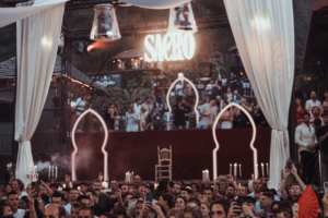 Sacro By M&euml;stiza en Cova Santa (Ph Instagram)