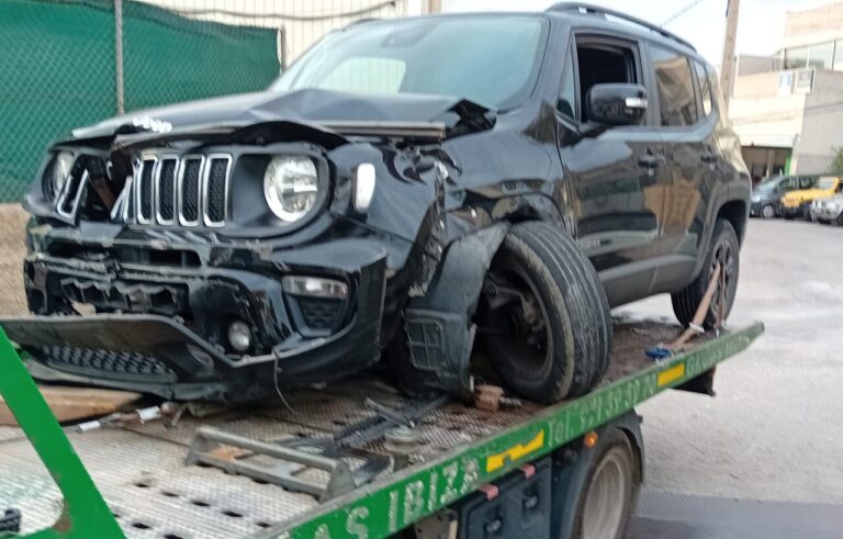 Vehículo accidentado en Sant Antoni.