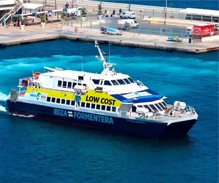 Aquabus Ferry Boats - La naviera más rápida de Ibiza-Formentera (Ph Aquabus)