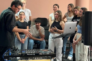 As&iacute; ser&aacute; el Taller de DJ que ha anunciado Sant Antoni junto a DIPEF (Ph Ayuntamiento Sant Antoni)