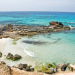 Formentera endurece el acceso a es Cal&oacute; des Mort tras detectar da&ntilde;os ambientales y colapso de tr&aacute;fico