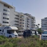 750 euros por acampar y pernoctar en los aparcamientos disuasorios