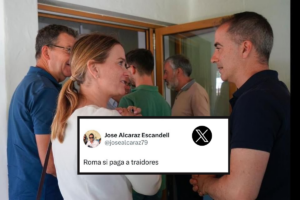 Foto de archivo de Sa Uni&oacute;, con Prohens y Alcaraz. Al centro el posteo hecho por el ex presidente del PP de Formentera.