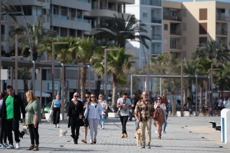 Gente en Ibiza.