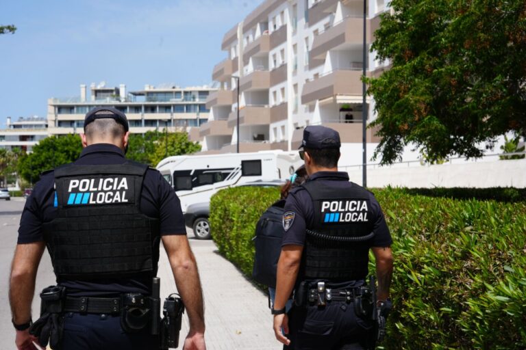 Inspecciones contra el alquiler turístico ilegal en Ibiza.