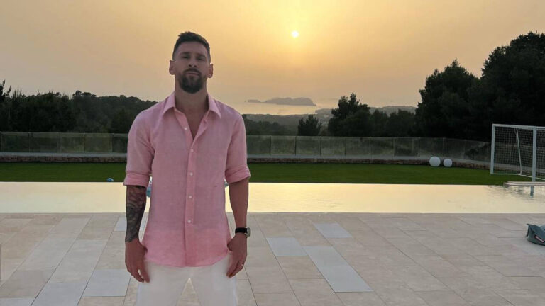 Lionel Messi en su mansión de Ibiza