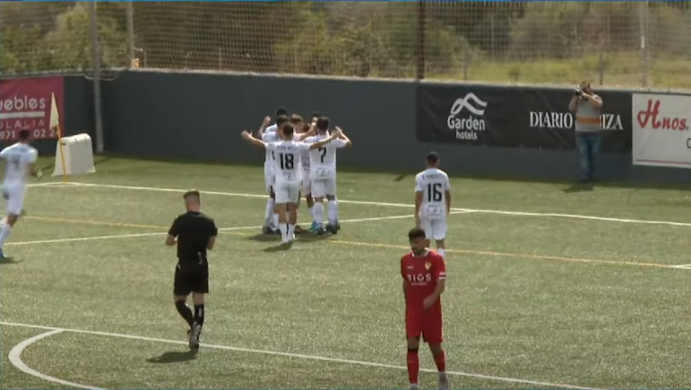 Peña Deportiva celebrando su gol. Foto IB3