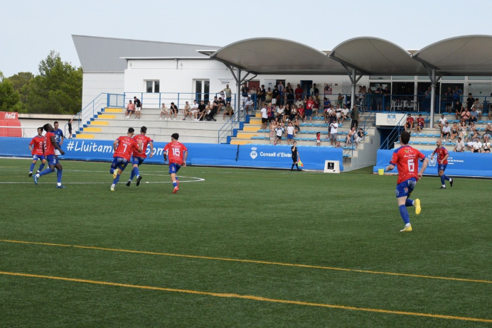 La SD Portmany festejando un gol como local. Imagen archivo.