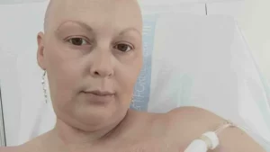 Sheila pelea con una dura enfermedad.