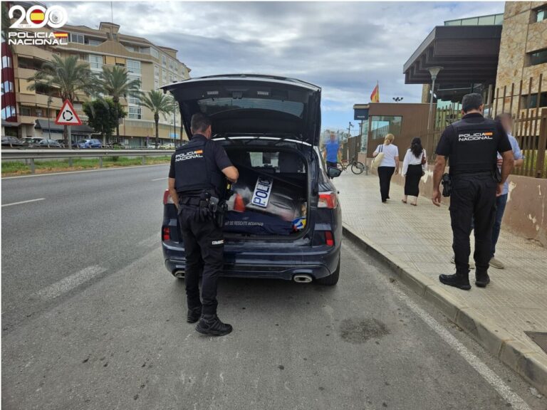 Agentes de la Policía Nacional de la comisaría de Ibiza.