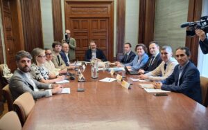 Lloren&ccedil; C&oacute;rdoba en la reuni&oacute;n entre representantes insulares y el Secretario de Estado.