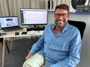 Agust&iacute; Sintes, en la redacci&oacute;n de 'La Voz de Ibiza'.