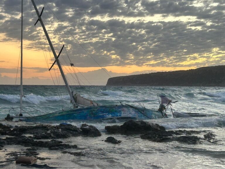 El velero varado en las costas de Formentera.