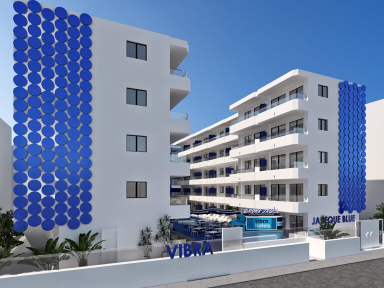 Fachada de los apartamentos Jabeque Blue.