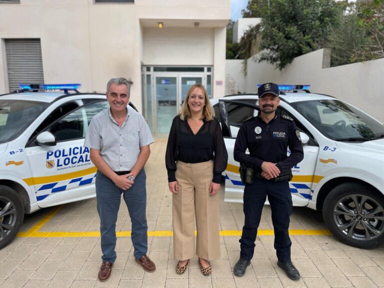 Nuevos vehículos de la Policía Local de Sant Joan.