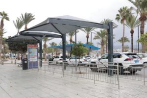 Instalaci&oacute;n de toldos en la parada de taxis del Passeig de ses Fonts.