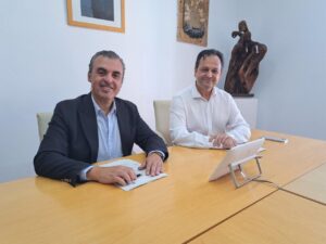 Antoni Vera, conseller de Educaci&oacute;n y Universidades, y Lloren&ccedil; C&oacute;rdoba, presidente del Consell de Formentera.