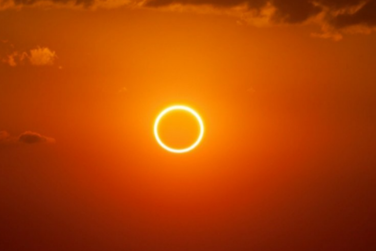 Así se vio el impresionante eclipse solar anular anillo de fuego