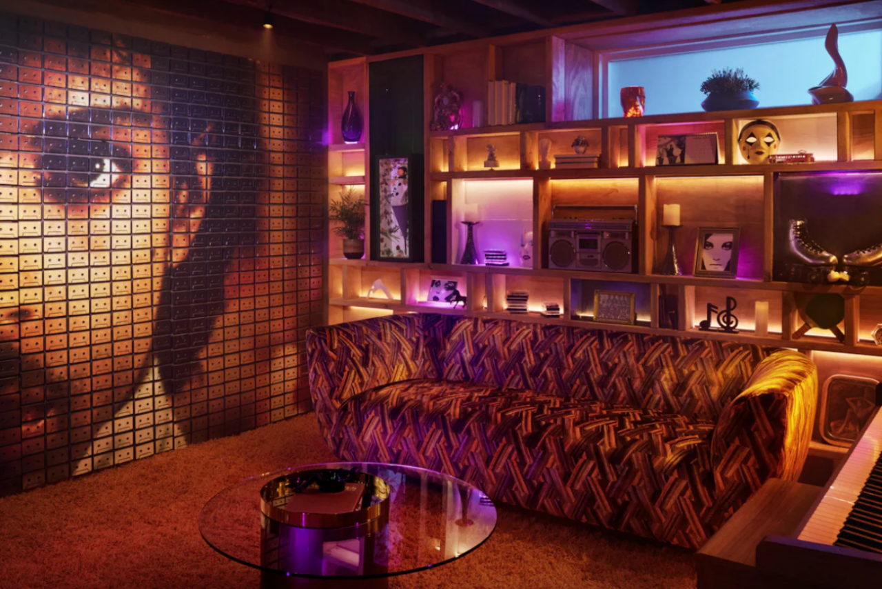 El interior de la casa que usaron para la película Purple Rain (foto Airbnb) El interior de la casa que usaron para la película Purple Rain (foto Airbnb)