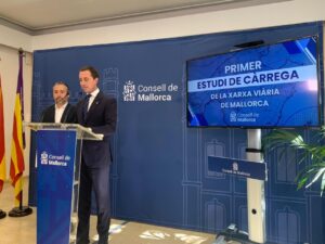 El presidente del Consell de Mallorca, Lloren&ccedil; Galm&eacute;s, en la presentaci&oacute;n del Estudio de Carga de la Red Viaria de Mallorca.