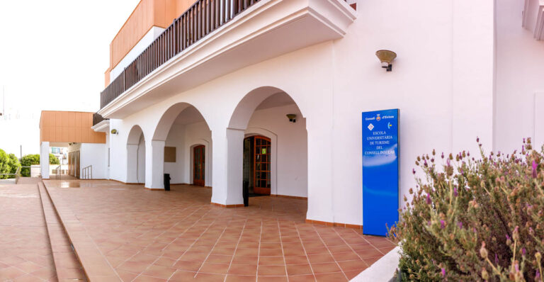 Escuela Universitaria de Turismo de Ibiza.