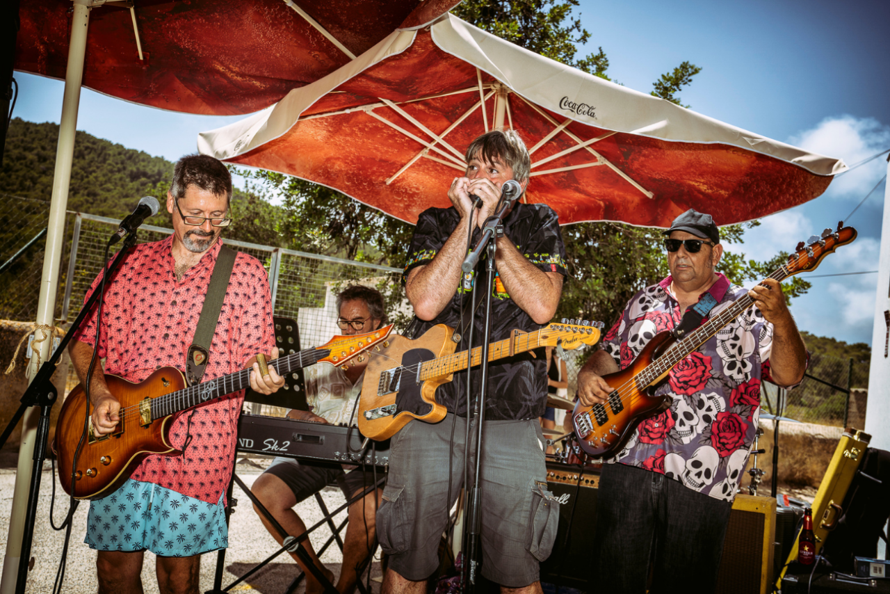 Five Guys Walk Into a Bar el blues desde Ibiza (foto gentileza prensa) Five Guys Walk Into a Bar el blues desde Ibiza (foto gentileza prensa)