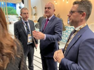 Enrique G&oacute;mez Bastida (izq.) junto a Vicent Mar&iacute; y Rafa Triguero