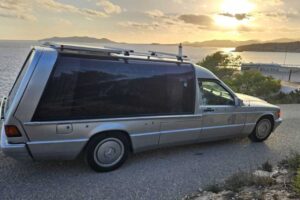 venta coche f&uacute;nebre camperizado